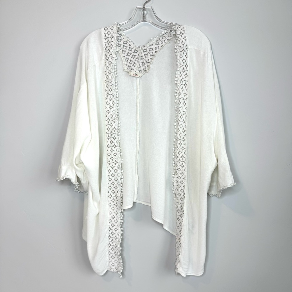 Hummingbird White Open Front Cardigan Women’s Size Medium Shawl Lace Trim